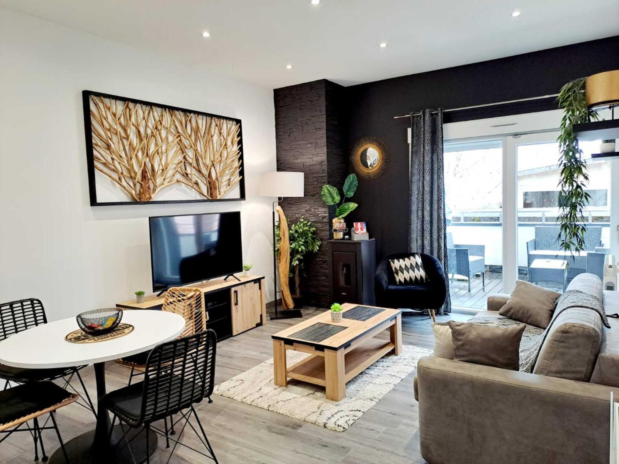 Black&White Home-By So'Serenityhome-Balcon-Parking Cluses Eksteriør billede